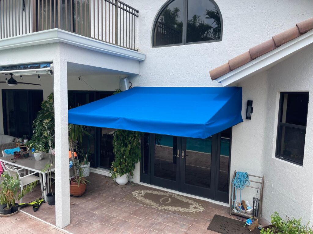 Dialux MIA custom awnings and gazebos for outdoor spaces
